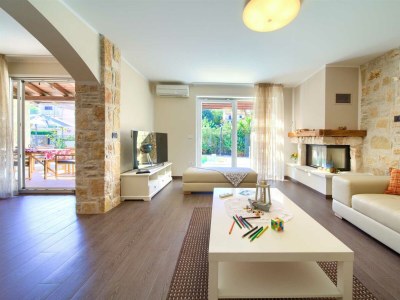 Holiday house Holiday house SEASCAPE II with heated pool near the sea - Features photo 26