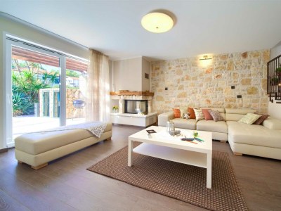 Holiday house Holiday house SEASCAPE II with heated pool near the sea - Features photo 27