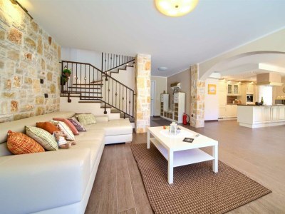 Holiday house Holiday house SEASCAPE II with heated pool near the sea - Features photo 28