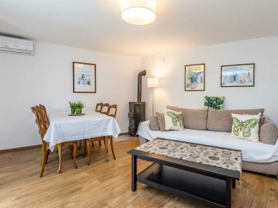 Holiday house Holiday house DUNJA with private pool - Features photo 18