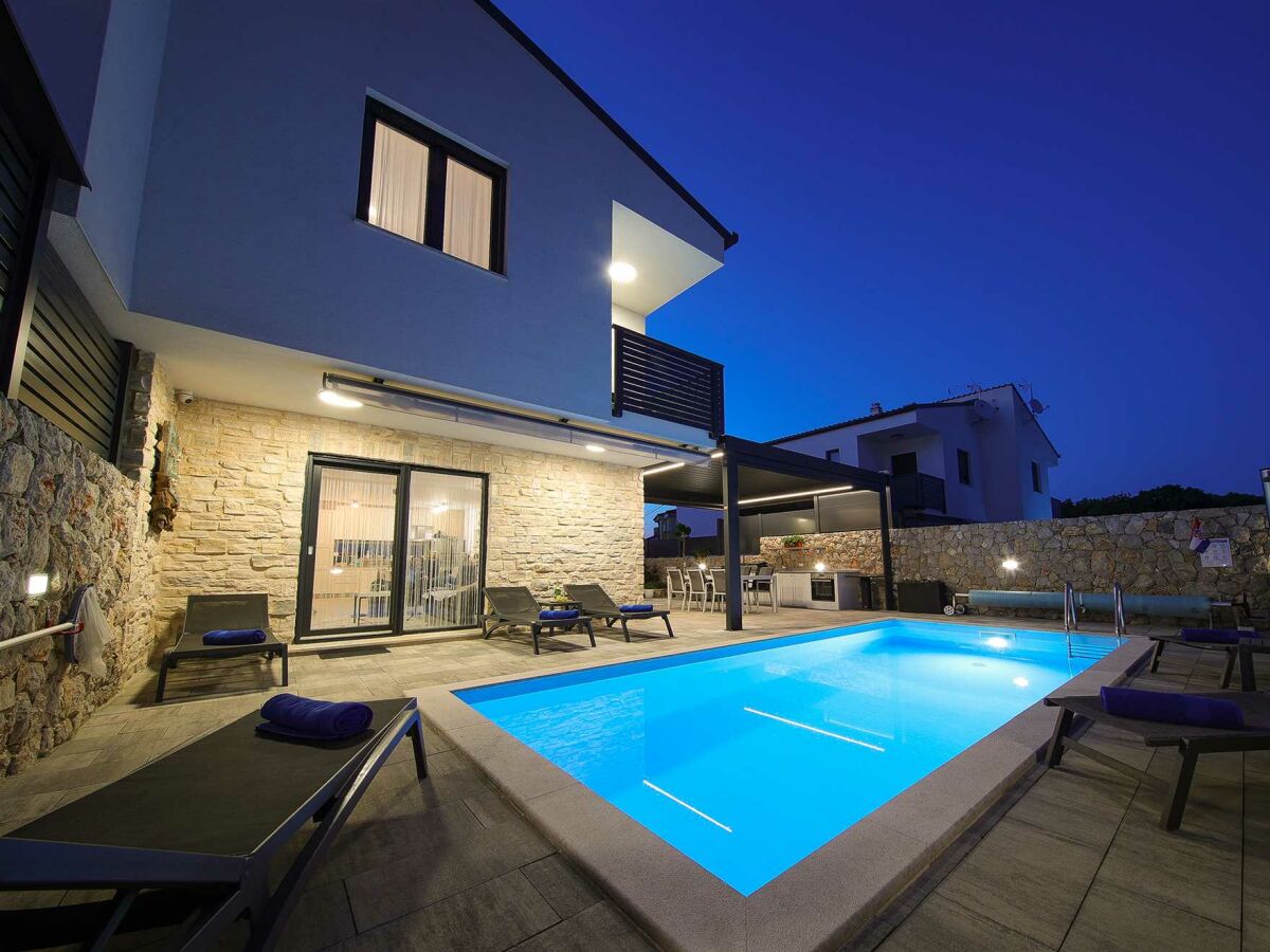 Holiday house Holiday house ZOROO with private pool - Outdoor photo 3