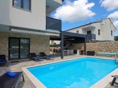 Holiday house Holiday house ZOROO with private pool - Outdoor photo 4