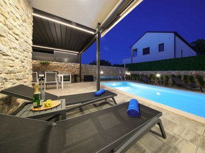 Holiday house Holiday house ZOROO with private pool - Outdoor photo 6