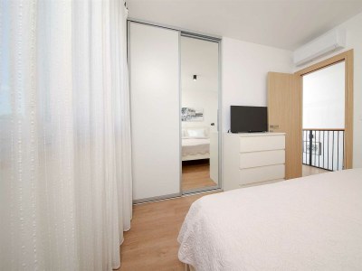 Holiday house Holiday house ZOROO with private pool - Features photo 40