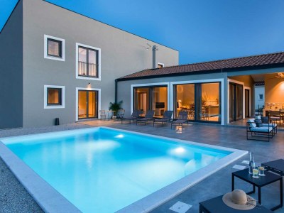 Villa Villa & Garden - Luxury villa with swimming pool in Vrh - Villa