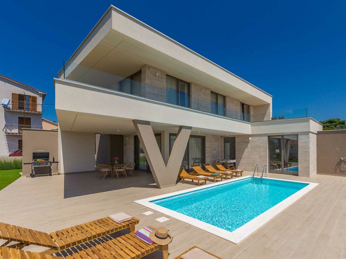 Villa Villa VISTA with private pool and sauna