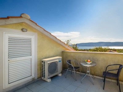 Holiday house Holiday house TRSJA with swimming pool - Outdoor photo 9