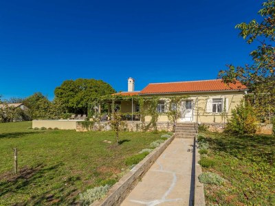 Holiday house Holiday house TRSJA with swimming pool - Outdoor photo 15