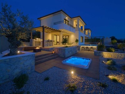 Villa Villa LADY with heated pool, jacuzzi and sauna - Environment photo 30