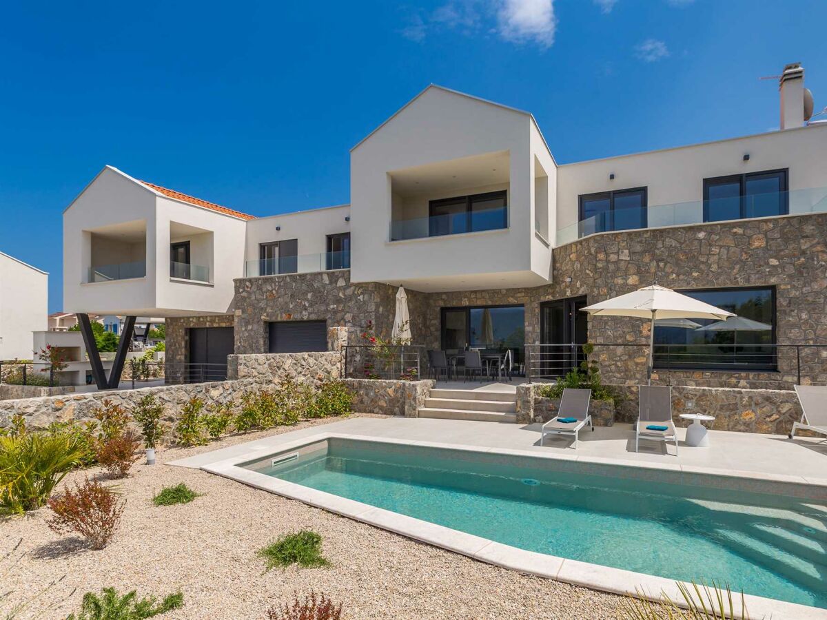 Holiday house Villa VERENA with heated pool - Outdoor photo 2