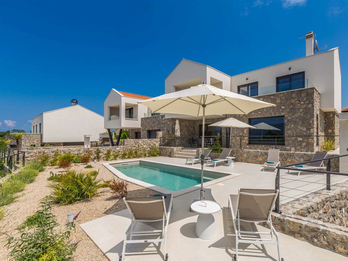 Holiday house Villa VERENA with heated pool - Outdoor photo 3