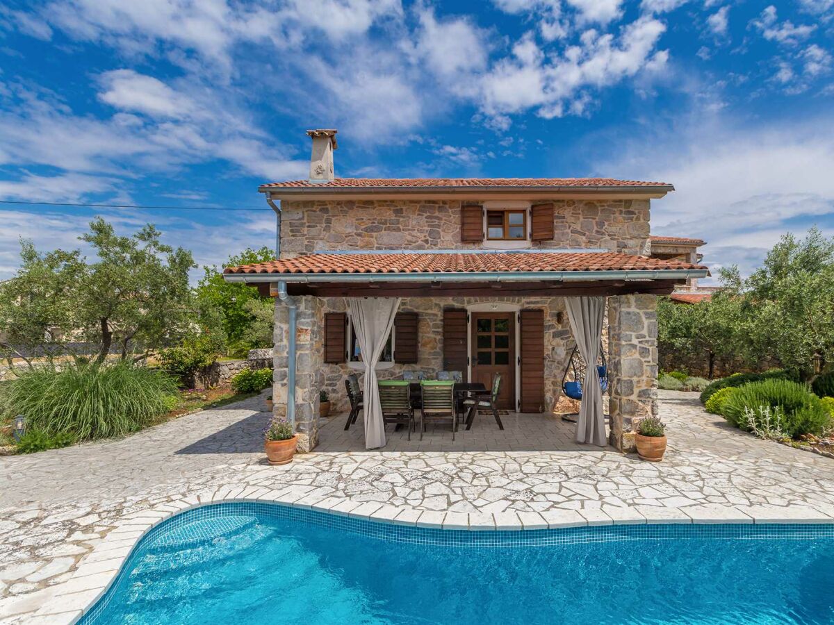 Holiday house Holiday house ANDREA with pool