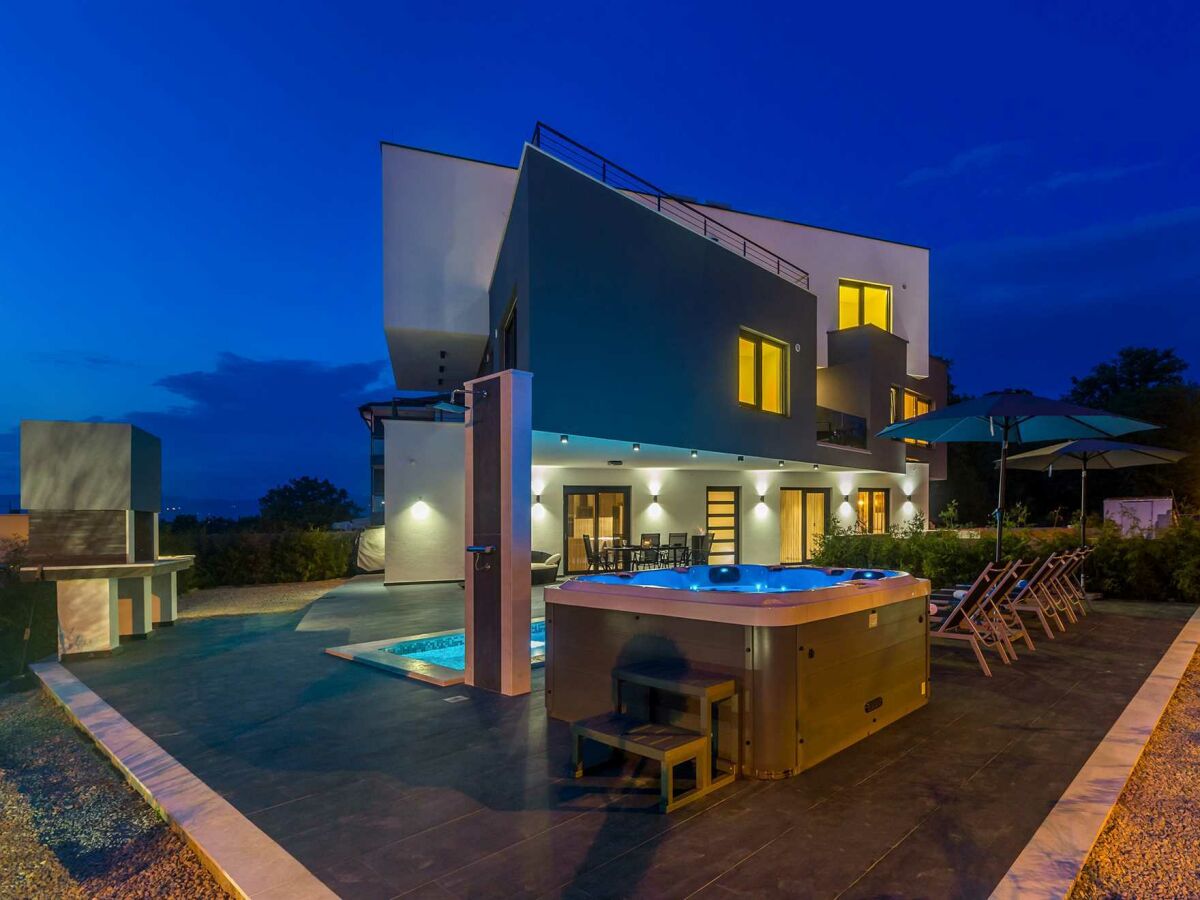 Apartment Luxury apartment NOA with pool and hot tub - Outdoor photo 2