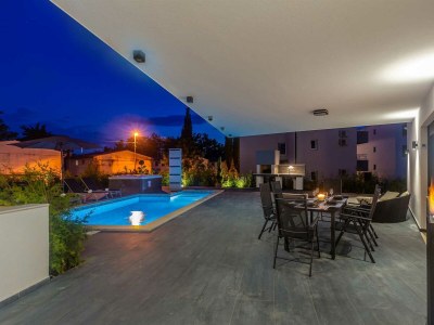 Apartment Luxury apartment NOA with pool and hot tub - Outdoor photo 7