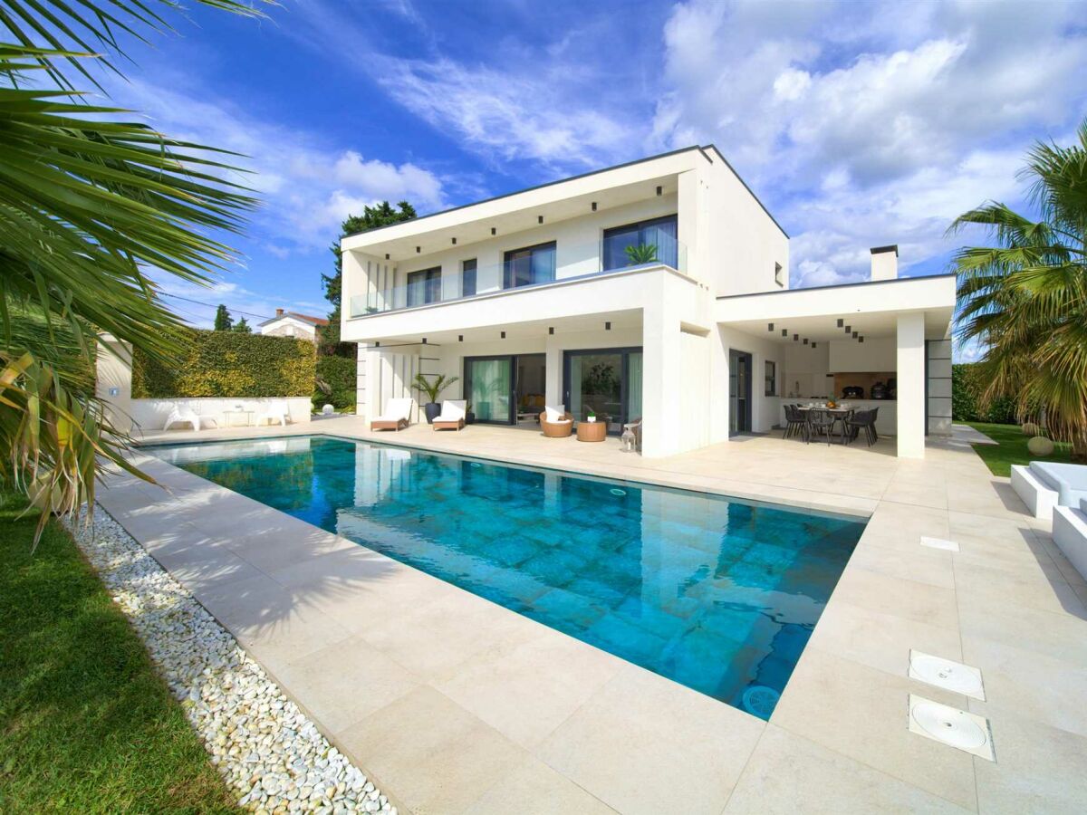 Villa Villa LUMINOSA with outdoor and indoor pool and sauna - Outdoor photo 5