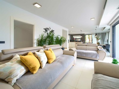 Villa Villa LUMINOSA with outdoor and indoor pool and sauna - Features photo 28