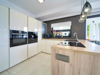 Villa Villa LUMINOSA with outdoor and indoor pool and sauna - Features photo 31