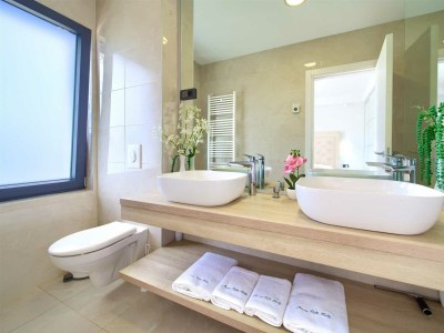 Villa Villa LUMINOSA with outdoor and indoor pool and sauna - Features photo 47