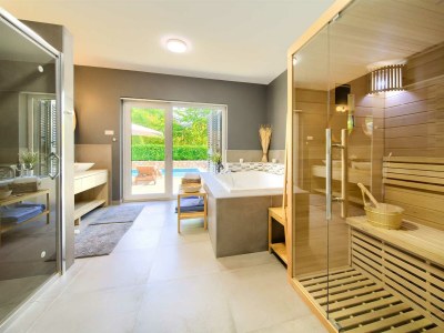Villa Beautiful villa AURORA with private pool, sauna and jacuzzi - Features photo 11