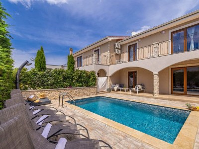 Holiday house Modern and attractive holiday house DIJANA - Outdoor photo 11