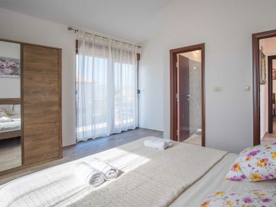 Holiday house Modern and attractive holiday house DIJANA - Features photo 33