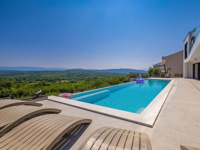 Villa Villa ELEVATION with heated pool - Outdoor photo 2