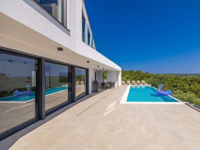 Villa Villa ELEVATION with heated pool - Outdoor photo 11