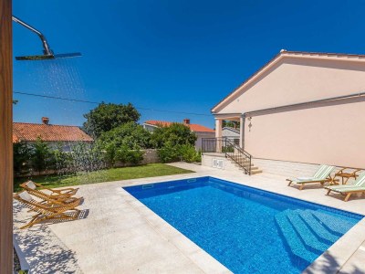 Holiday house Holiday house MASLINA with pool - Outdoor photo 4