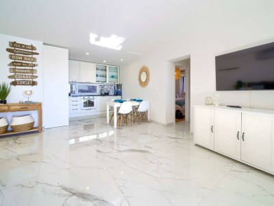 Apartment Apartment SEA LA VIE with swimming pool - Features photo 18