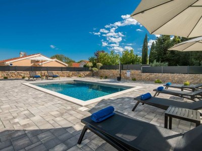 Holiday house Holiday house TARA & LANA II with heated pool - Outdoor photo 2