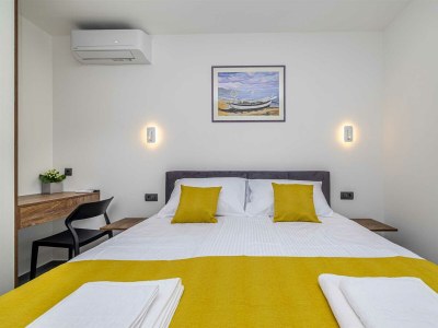 Holiday house Holiday house TARA & LANA II with heated pool - Features photo 31