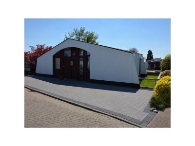 Bungalow Comfortable bungalow and boat rental in Lemmer - Bungalow