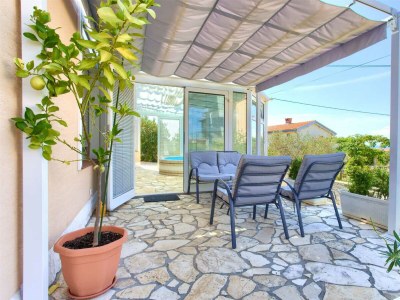 Holiday house Holiday house NIKA with pool and jacuzzi - Features photo 7