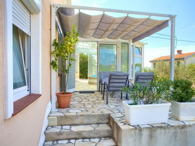 Holiday house Holiday house NIKA with pool and jacuzzi - Features photo 8