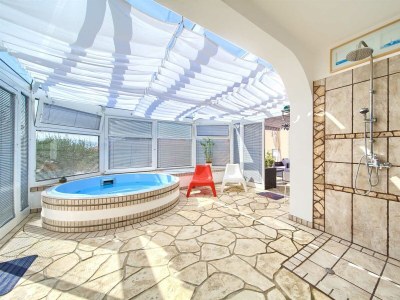 Holiday house Holiday house NIKA with pool and jacuzzi - Features photo 10