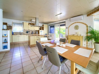 Holiday house Holiday house NIKA with pool and jacuzzi - Features photo 15