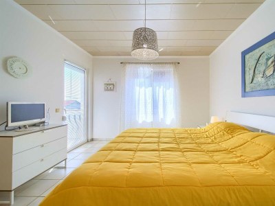 Holiday house Holiday house NIKA with pool and jacuzzi - Features photo 22