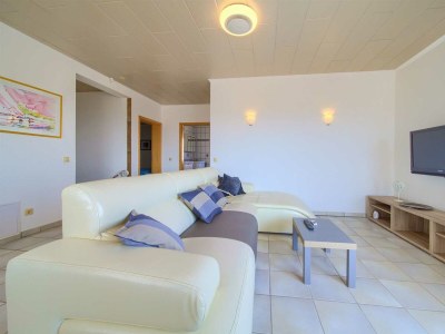 Holiday house Holiday house NIKA with pool and jacuzzi - Features photo 26