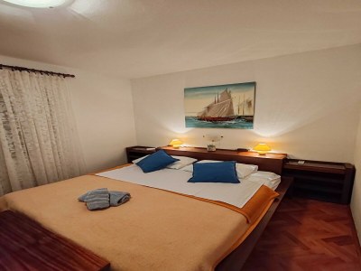 Apartment Villa Mery - Bedroom with Balcony and Sea View - 6 - Features photo 7