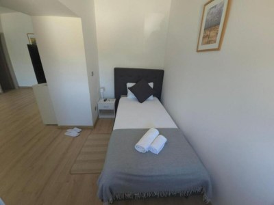 Apartment Rooms Burnum - Twin Room 7 - Features photo 10