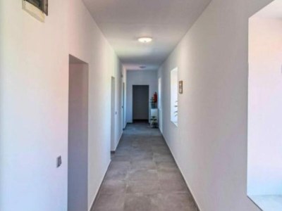 Apartment Rooms Burnum - Twin Room 7 - Features photo 16