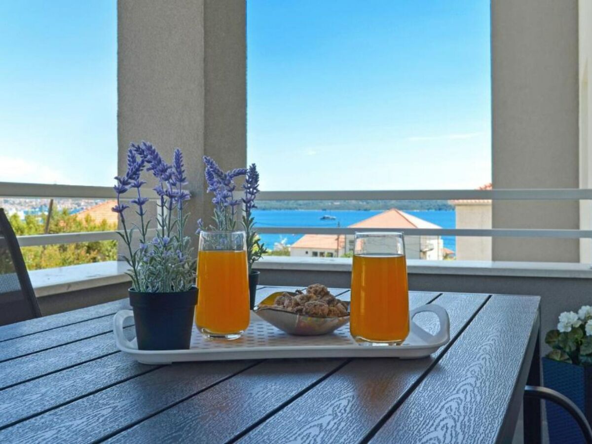 Apartment Apartment Sunshine Trogir - Three Bedroom Apartment with Balcony