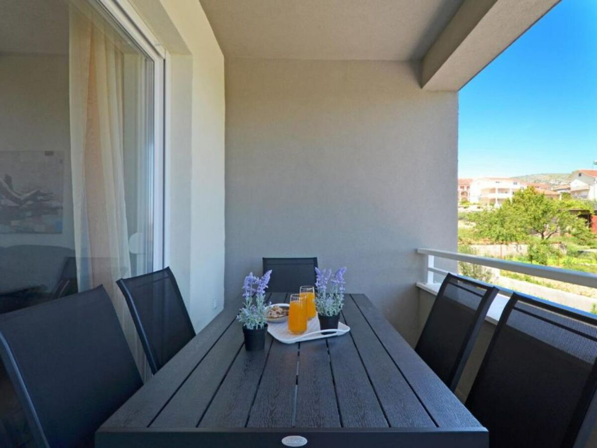 Apartment Apartment Sunshine Trogir - Three Bedroom Apartment with Balcony - Outdoor photo 2