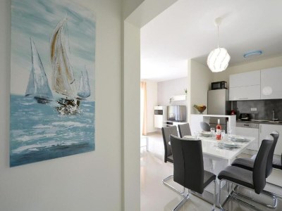 Apartment Apartment Sunshine Trogir - Three Bedroom Apartment with Balcony - Features photo 16