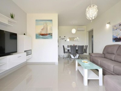 Apartment Apartment Sunshine Trogir - Three Bedroom Apartment with Balcony - Features photo 17