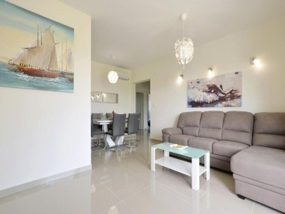 Apartment Apartment Sunshine Trogir - Three Bedroom Apartment with Balcony - Features photo 19