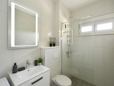 Apartment Apartment Sunshine Trogir - Three Bedroom Apartment with Balcony - Features photo 34