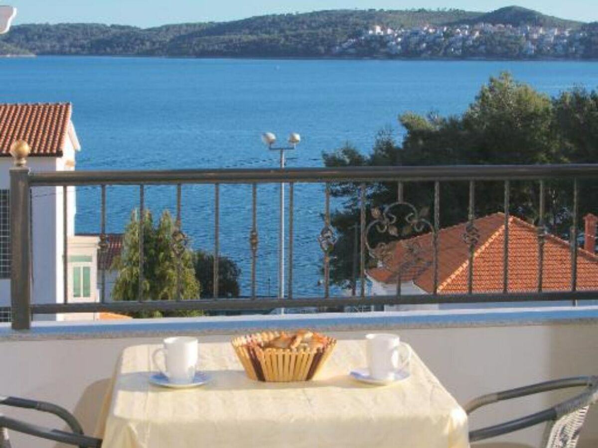 Apartment Apartment Libe with Sea View Trogir - Two Bedroom Apartment with Balcony