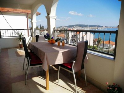 Apartment Apartment Libe with Sea View Trogir - Two Bedroom Apartment with Balcony - Outdoor photo 4