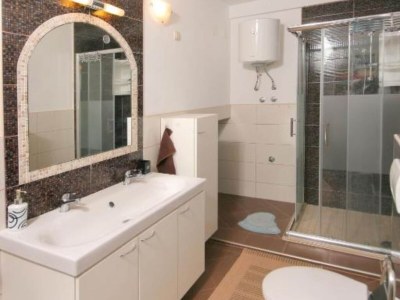 Apartment Apartment Libe with Sea View Trogir - Two Bedroom Apartment with Balcony - Features photo 38